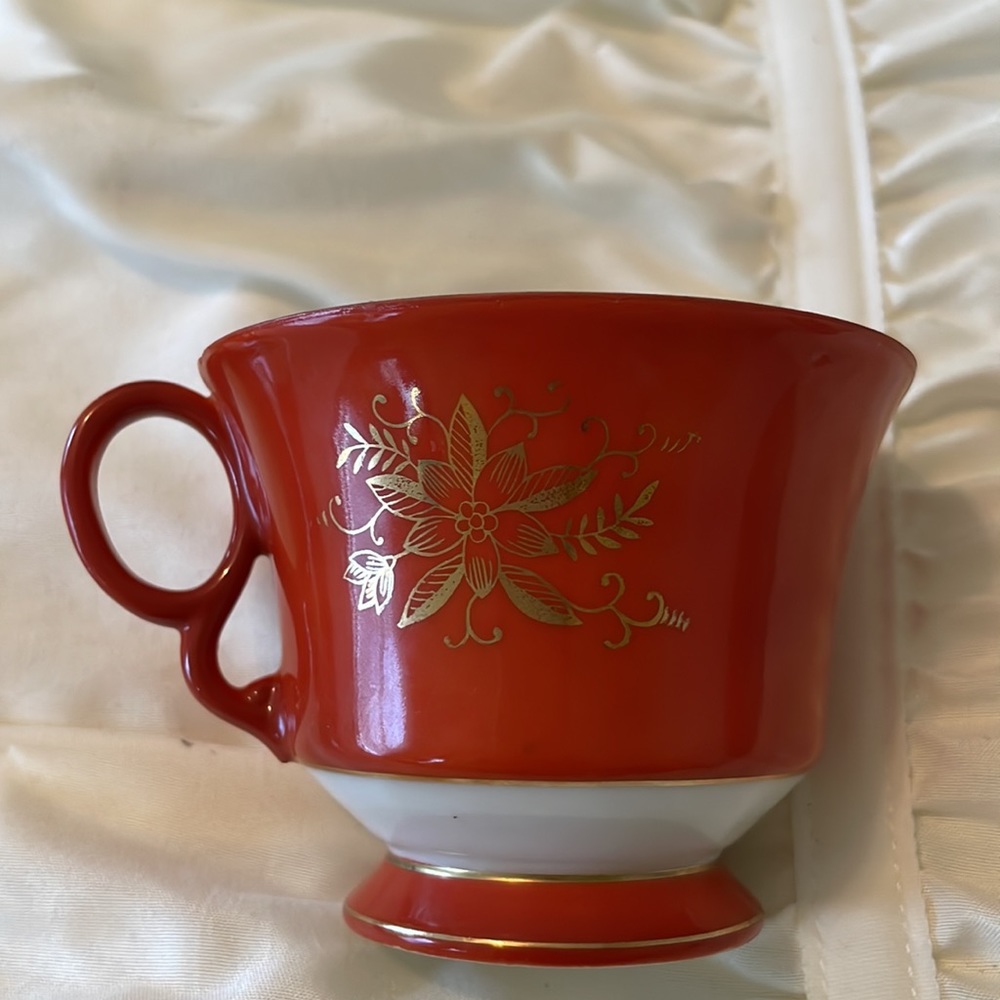 Antique Unique Cup & Saucer Set - Picture 4 of 8